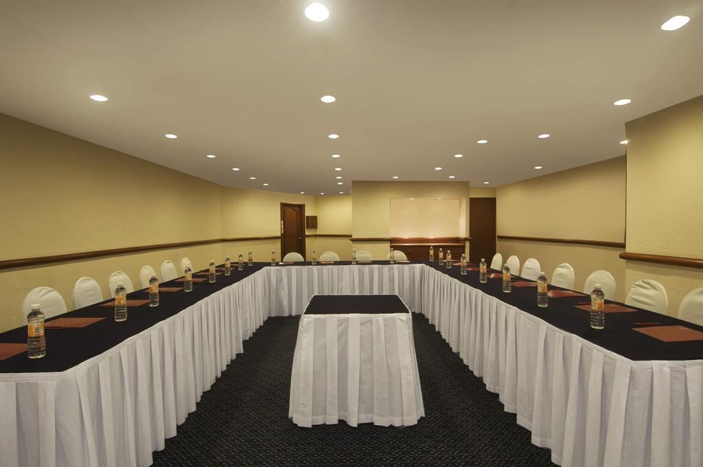 Grand Cantalagua Hotel Morelia, BW Signature Collection İş olanakları fotoğraf U-shaped table layout