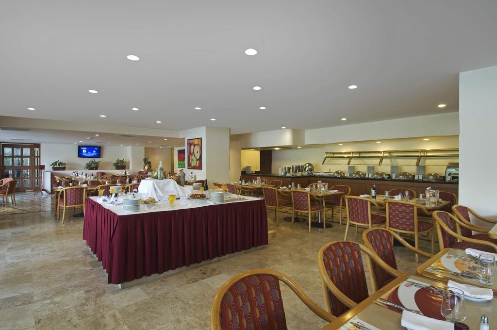 Grand Cantalagua Hotel Morelia, BW Signature Collection Restoran fotoğraf The restaurant